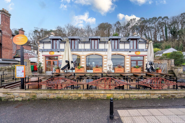 Well-established bistro-bar & restaurant under iconic forth bridges – FOR SALE